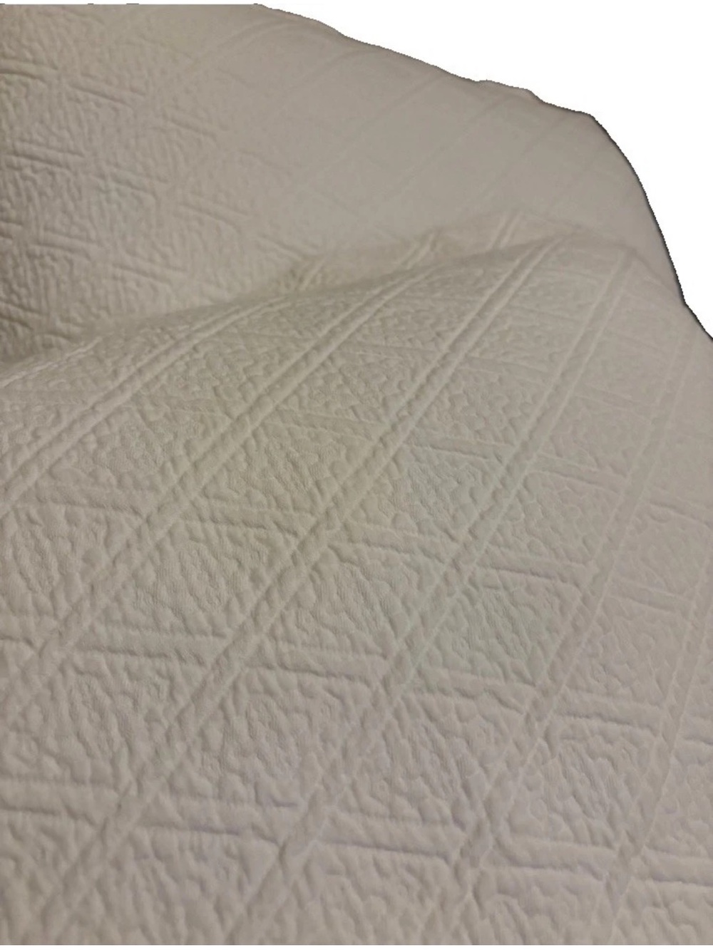 Pottery Barn White Diamond Matelasse Standard Pillow Shams Cotton EUC